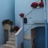 Spiccano un po' ovunque decorazioni floreali allestite in occasione del "Balcone fiorito", l'iniziativa con cui il Comune invita i residenti ad abbellire le proprie abitazioni